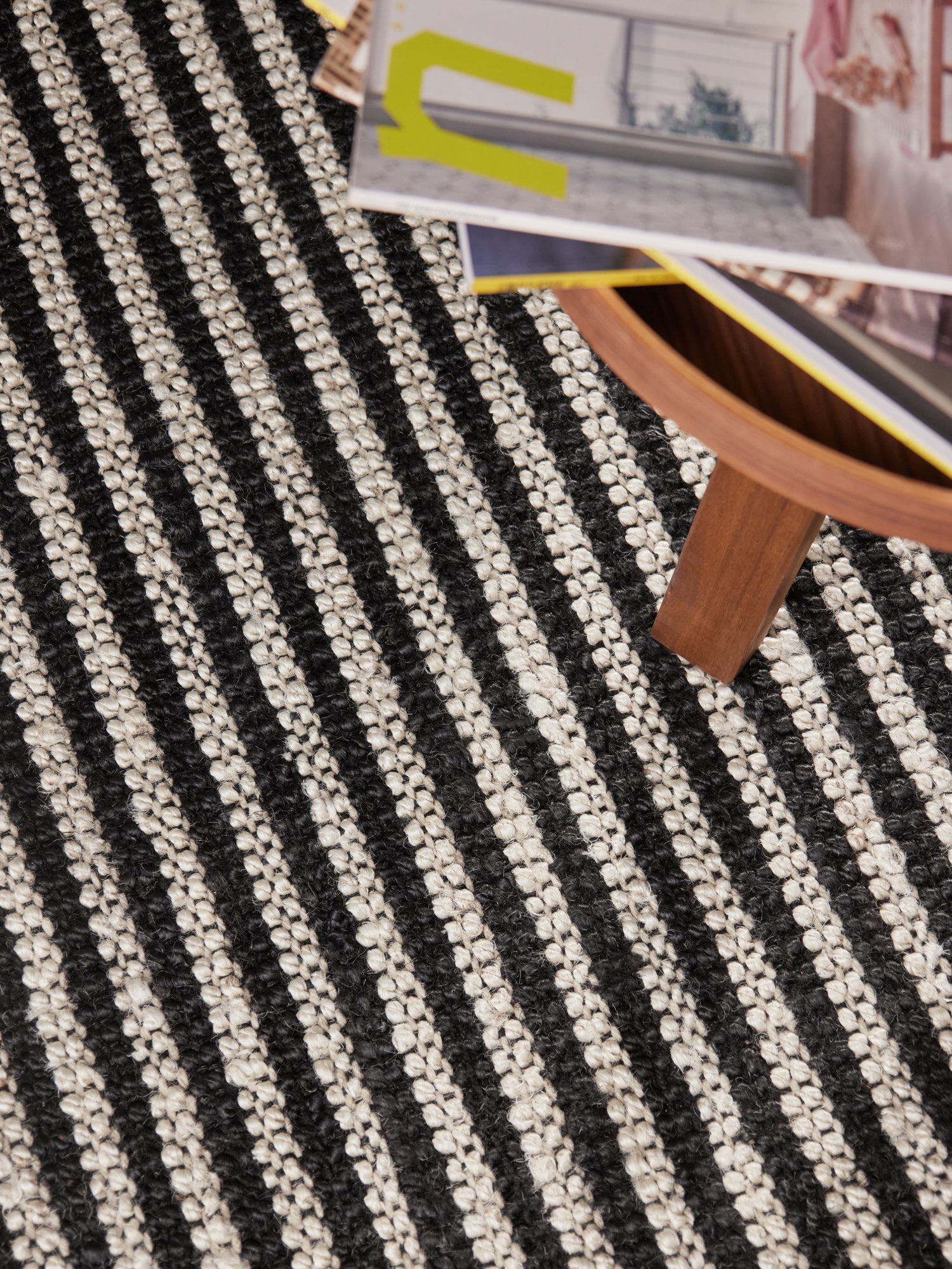 ELLE DECORATION HARVEST JUTEMATTA EBENHOLTS, NATURLIG-ELFENBEN-SVART