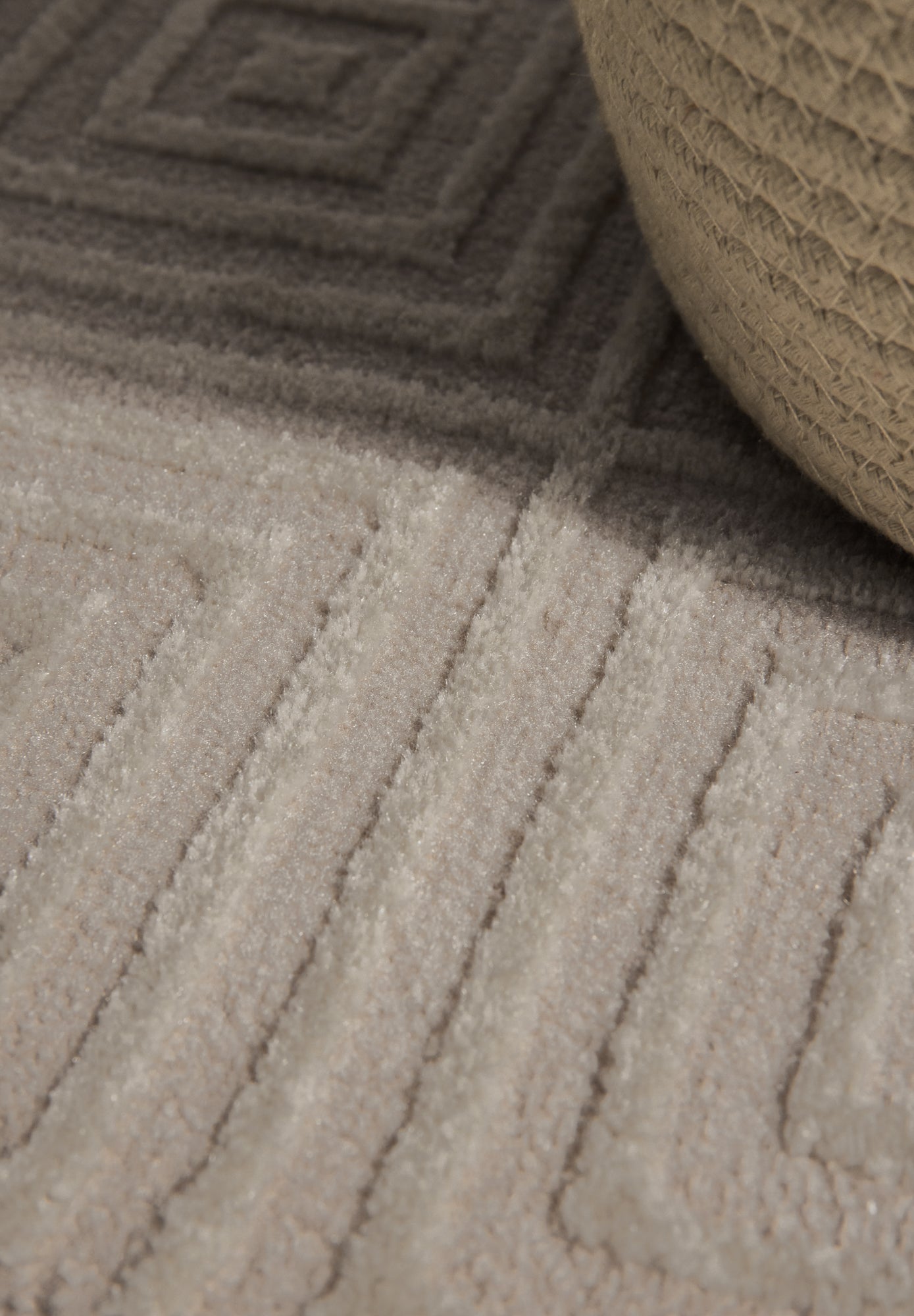 PEARLES MODERN MATTA, VIT-KRÄMFÄRGAD 106184