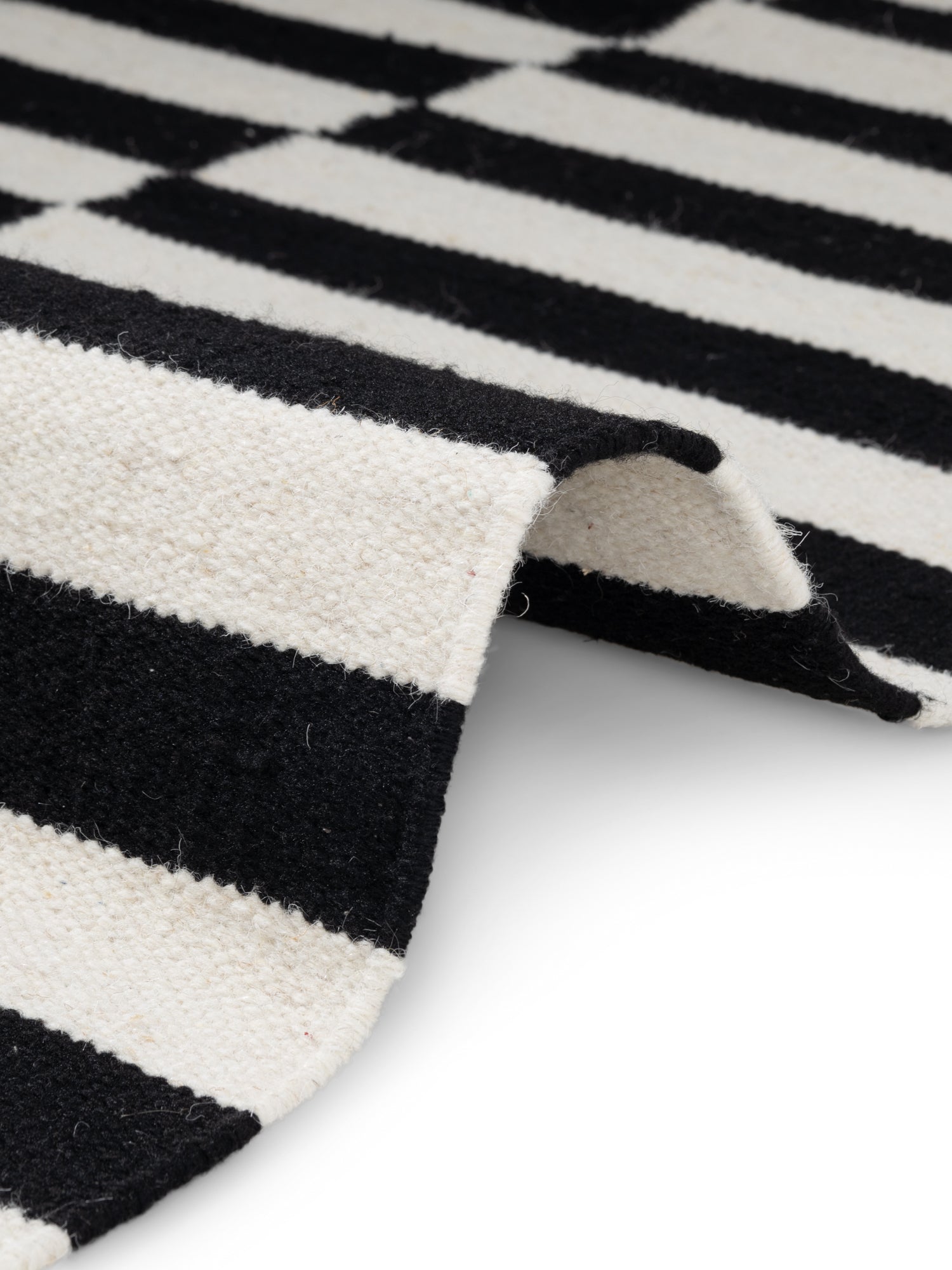 DONA ULLMATTA, SVART-NATURVIT 106207