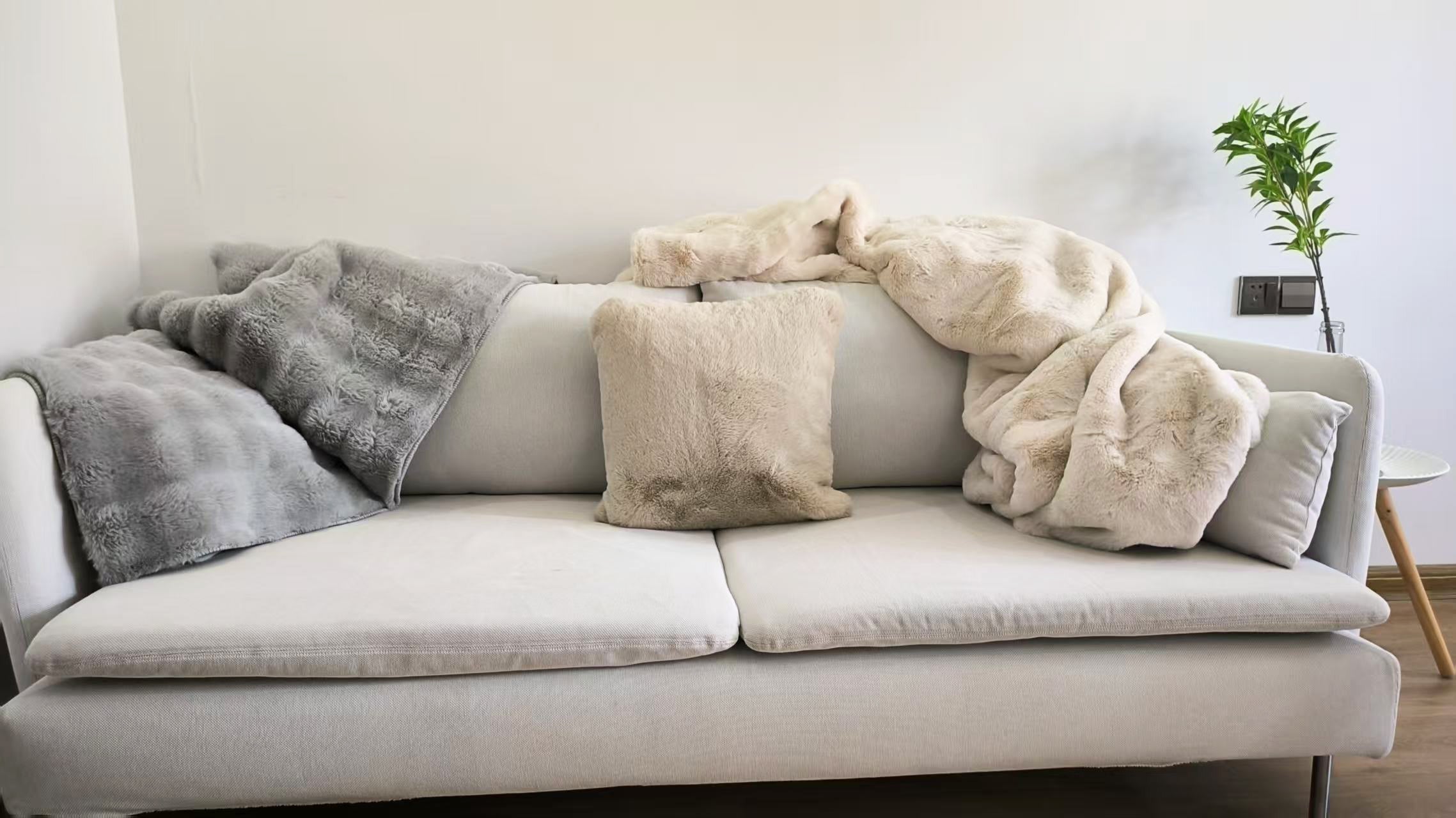 MJUKT PÄLSKUDDÖVERDRAG, LJUSBEIGE