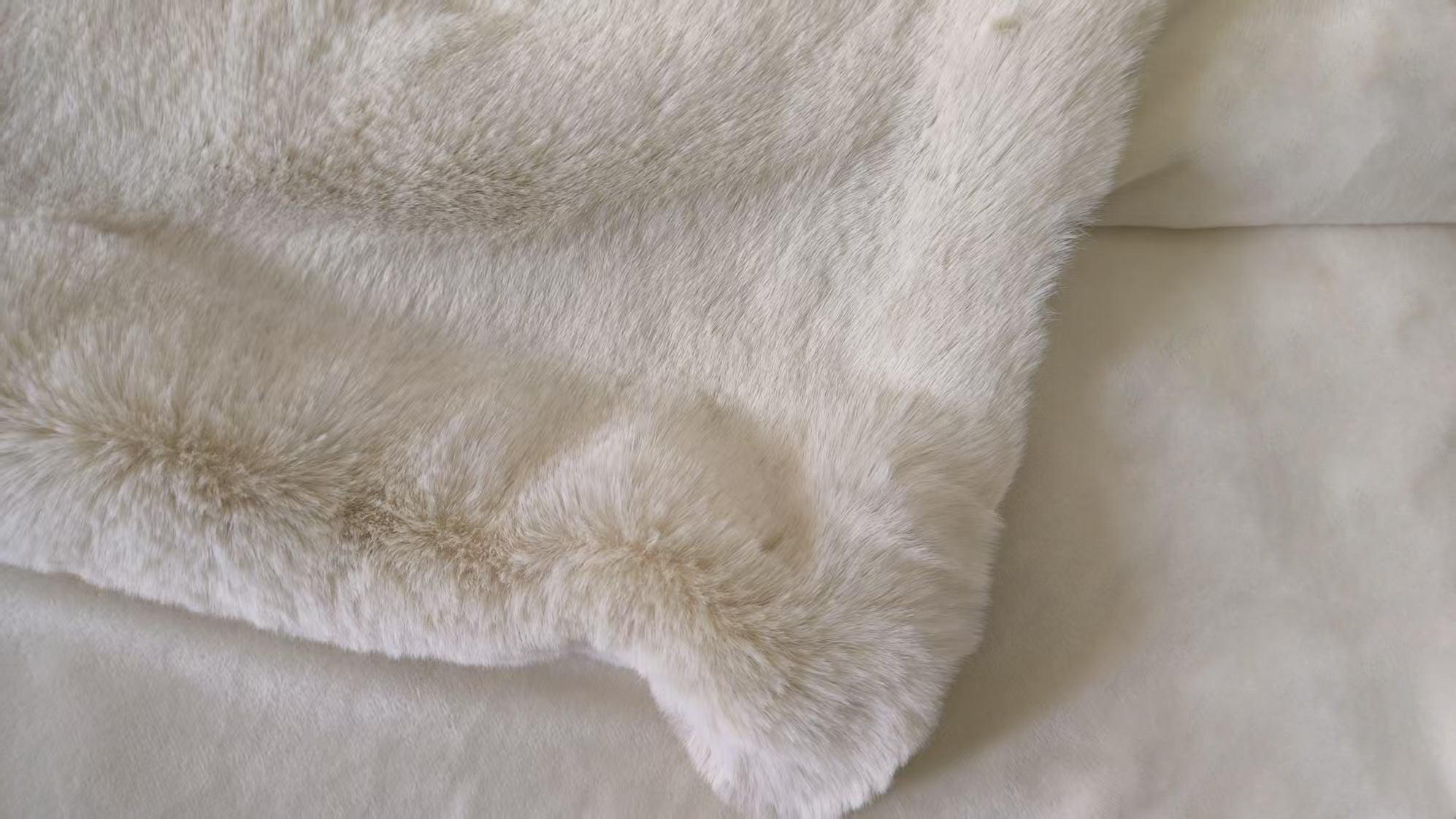 MJUK PÄLSRUTA, LJUSBEIGE