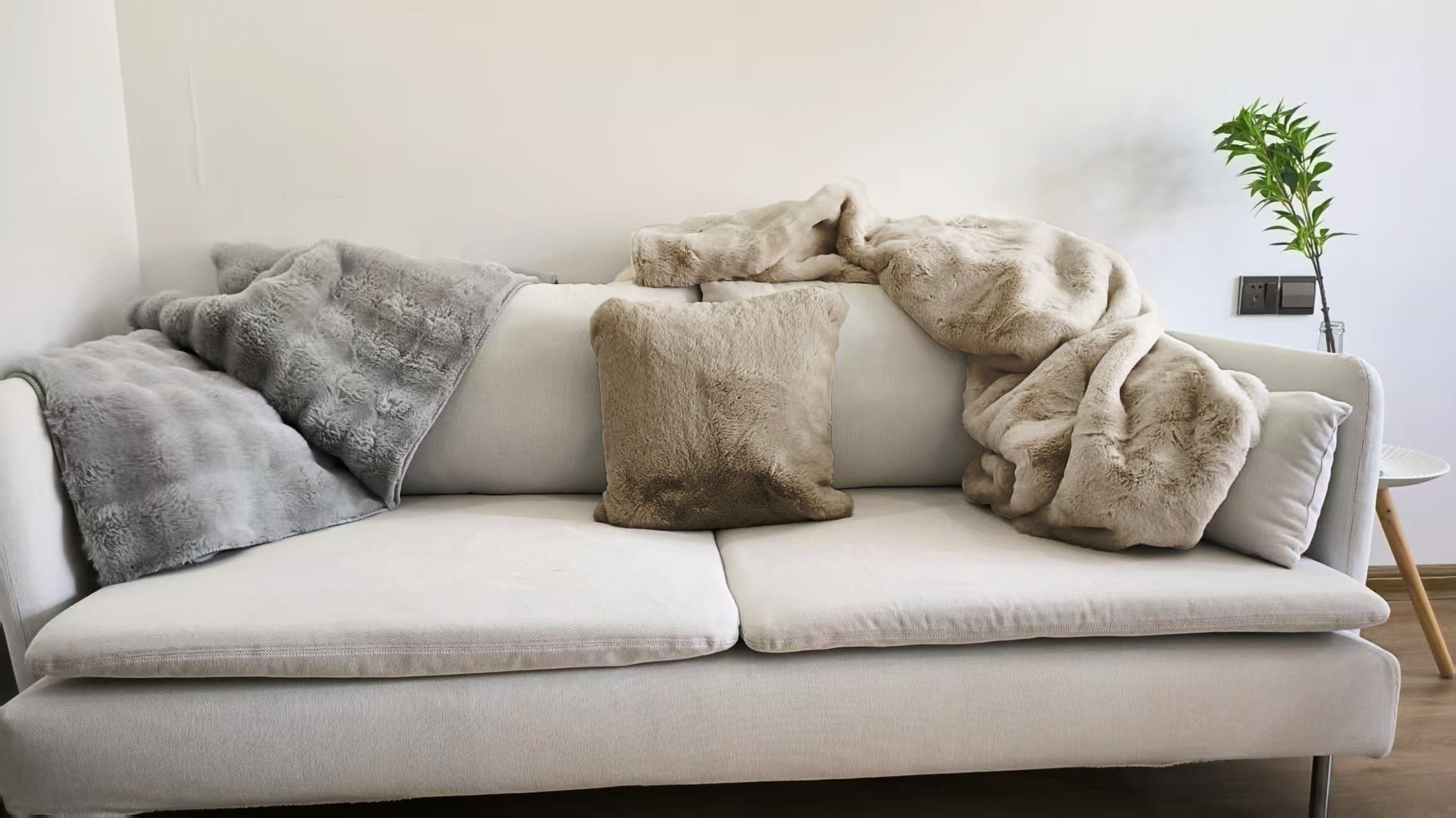 Mjukt pälsfodral, taupe