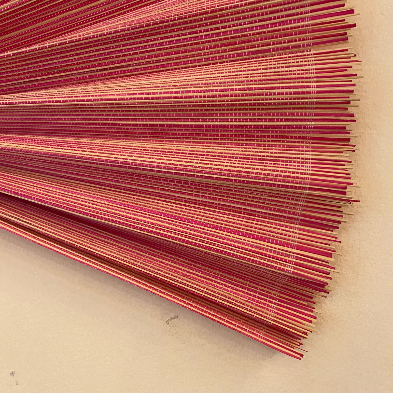 SENSU, HANDGJORD BAMBUSVÄGGFLÄKT - SVART NATURMIX