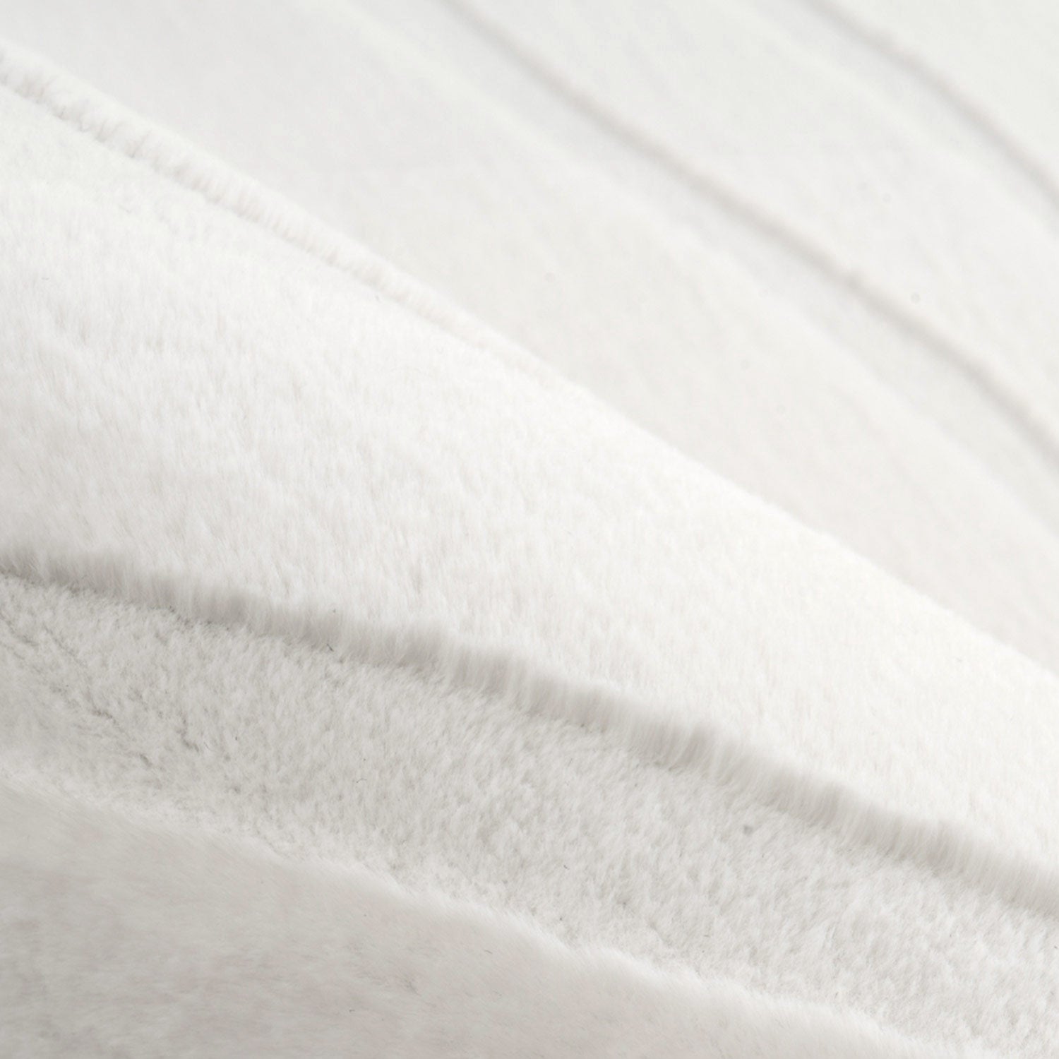 Vågig mjuk modern pälsmatta, 503 Elfenbensvit